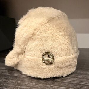 Vintage Fur Hat with Cream with Gold Brooch
